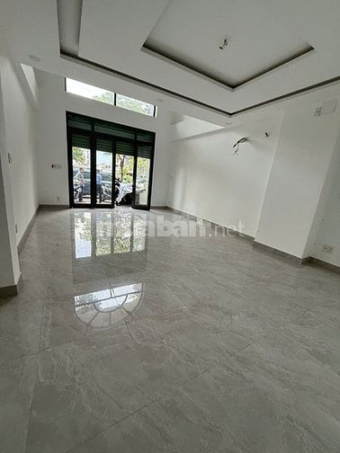 Cho Thuê Nhà Nguyên Căn Y Hình đường Trường Sa, Q3, 6 tầng thang máy
