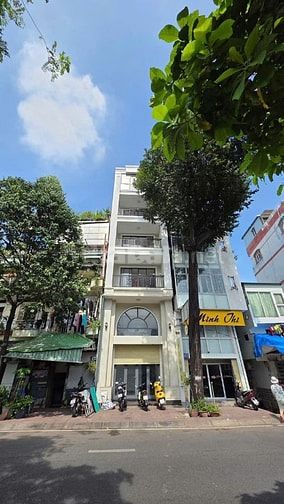 Cho Thuê Nhà Nguyên Căn Y Hình đường Trường Sa, Q3, 6 tầng thang máy