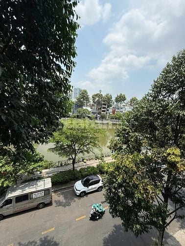 Cho Thuê Nhà Nguyên Căn Y Hình đường Trường Sa, Q3, 6 tầng thang máy