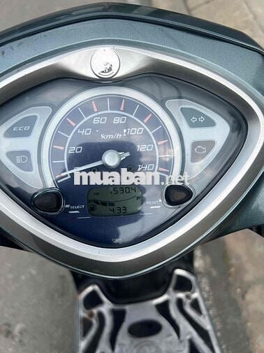 Yamaha Acruzo Xám xanh 2016 bao tranh chấp
