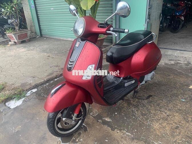 Piaggio Vespa GTS 3V 2014 Đỏ