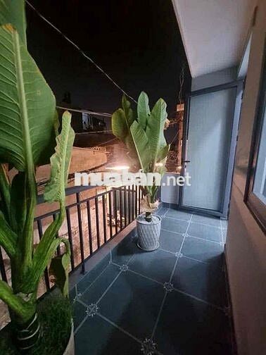 NHÀ 2 TẦNG ĐƯỜNG THÔNG XE HƠI NGUYỄN ẢNH THỦ HT GẦN CHỢ NHÀ ĐẸP Ở NGAY
