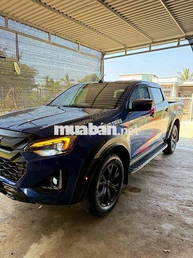 Isuzu Dmax Typer Z 2021 Xanh
