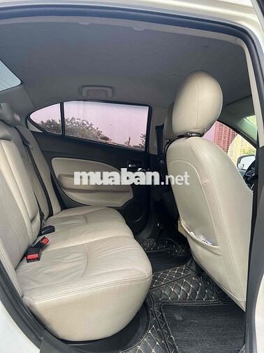 Mitsubishi Attrage 2016 Trắng