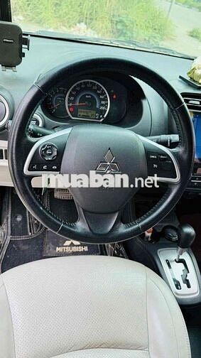Mitsubishi Attrage 2016 Trắng