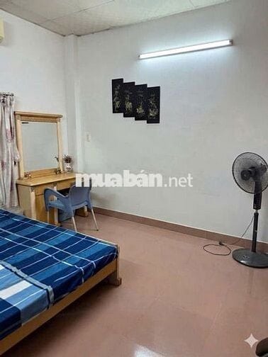 Cho thuê nhà 3 Tầng,  mặt tiền kinh doanh Tân Phú, Ngay Đầm Sen