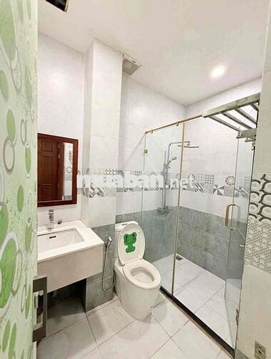 Hẻm 6m 305/ TÂN SƠN NHÌ, 6 x 18m, 3 Lầu, 6 Phòng Ngủ, 7 WC