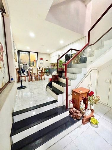 Bán nhà Tô Hiệu Hoà Bình gần đầm sen, 72m2 4 lầu BTCT 4 phòng ngủ, nhỉ
