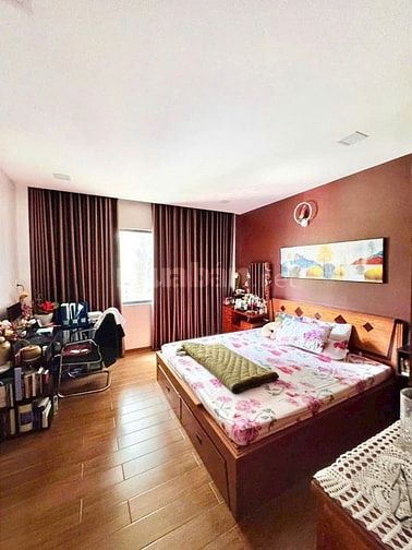 Bán nhà Tô Hiệu Hoà Bình gần đầm sen, 72m2 4 lầu BTCT 4 phòng ngủ, nhỉ