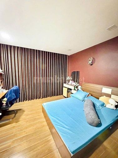 Bán nhà Tô Hiệu Hoà Bình gần đầm sen, 72m2 4 lầu BTCT 4 phòng ngủ, nhỉ