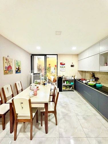 Bán nhà Tô Hiệu Hoà Bình gần đầm sen, 72m2 4 lầu BTCT 4 phòng ngủ, nhỉ
