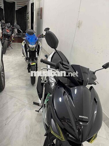 Suzuki GSX S150 2019 Xanh Đen Bạc