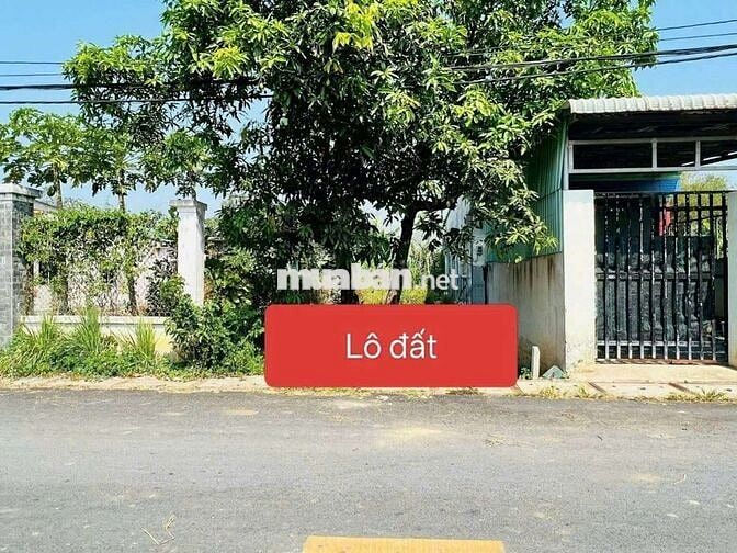 BÁN LÔ ĐẤT MẶT TIỀN NHỰA.NGAY VINHOMES HÓC MÔN