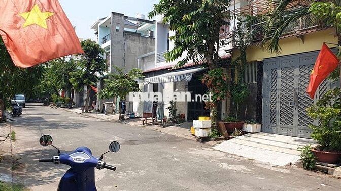 Nhà phố xinh 2 lầu 5m*15m, đường 10m thông, gần chợ Đại Hải Hóc Môn