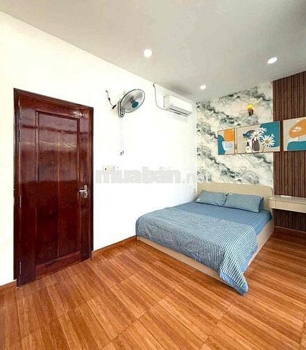 Cho thuê nhà sau nhà thờ Nữ Vương Hoà Bình