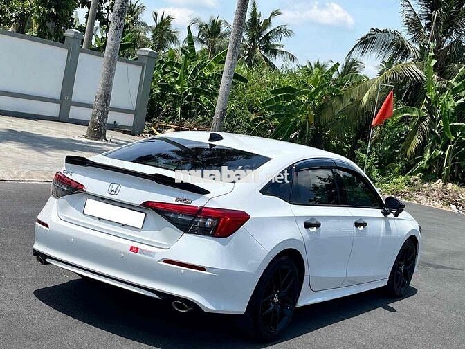 Honda Civic RS 2023 Trắng 26.000km hãng