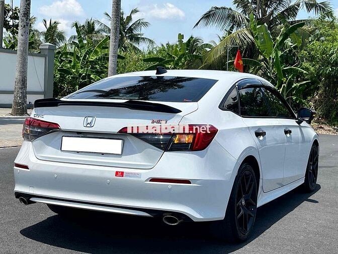 Honda Civic RS 2023 Trắng 26.000km hãng