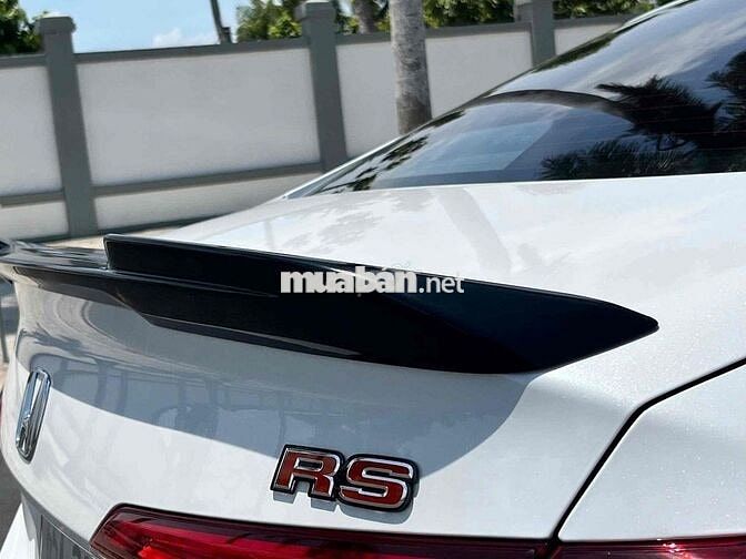 Honda Civic RS 2023 Trắng 26.000km hãng