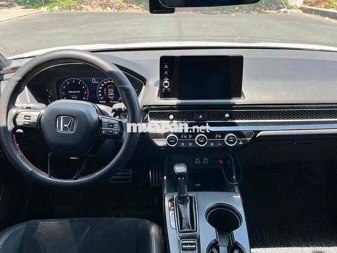 Honda Civic RS 2023 Trắng 26.000km hãng