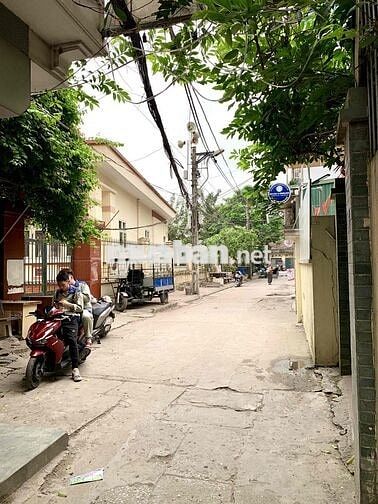 Mình cần bán căn nhà Linh Đàm, 6 tầng có thang máy, ngõ thông, ô tô đỗ