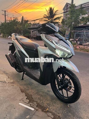 Honda Vario 2018 màu Bạc