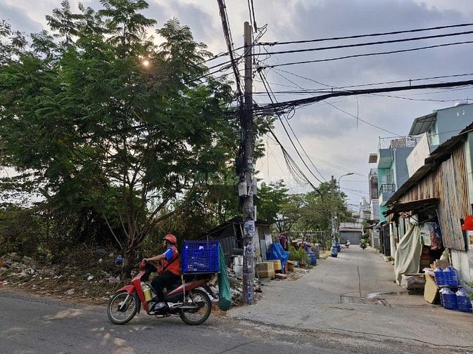 Bán 13,365m2 mặt tiền, gần Phan Văn Hớn