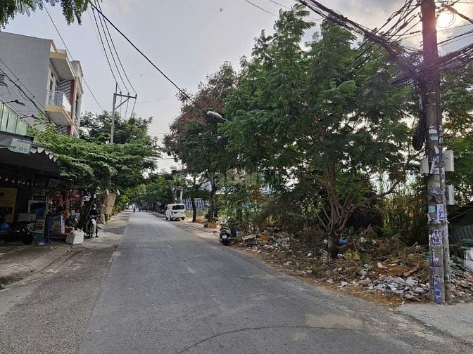 Bán 13,365m2 mặt tiền, gần Phan Văn Hớn
