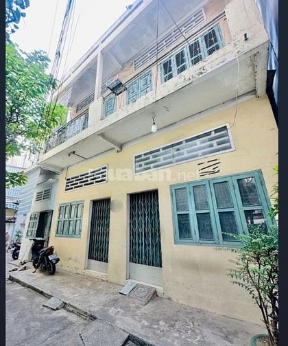 Bán nhà mặt tiền thụt 418/2 Nguyễn Tri Phương P4 Q10 dt 10,5x11m.