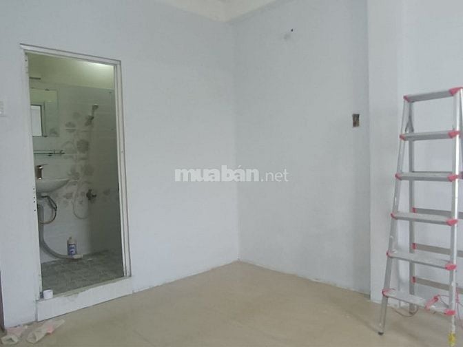 Cho thuê phòng 23m2, gần Aeon Q.8, sát Satra Phạm Hùng,hẻm xe hơi
