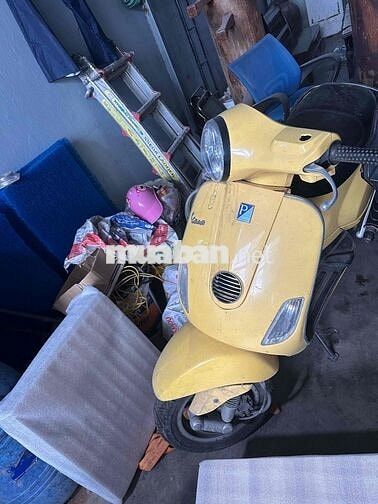 Piaggio Vespa màu Vàng