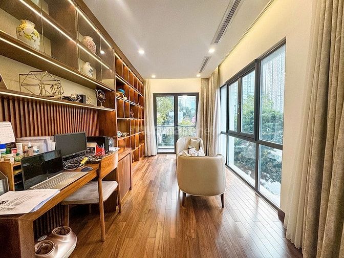 Bán biệt thự Vinhomes Central Park, 309m², căn góc, có hầm, sân vườn