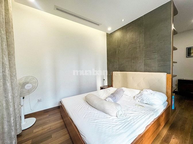  Bán biệt thự Vinhomes Central Park, 309m², căn góc, có hầm, sân vườn