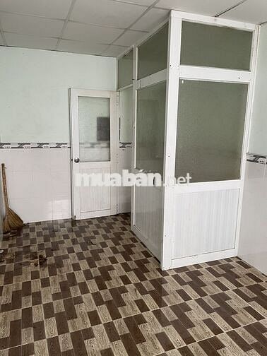 Nhà mặt tiền cho thuê nguyên căn.
