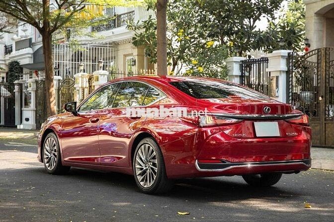 Lexus ES250 2024 Đỏ siêu lướt 20.000 km