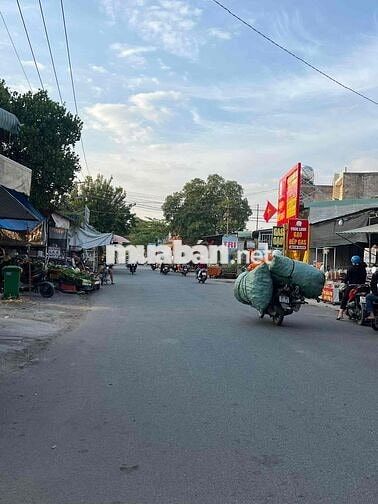 Gia đình cần bán đất sổ riêng 2 mặt tiền