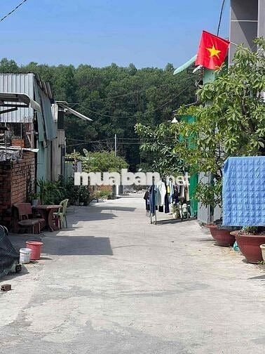 Gia đình cần bán đất sổ riêng 2 mặt tiền