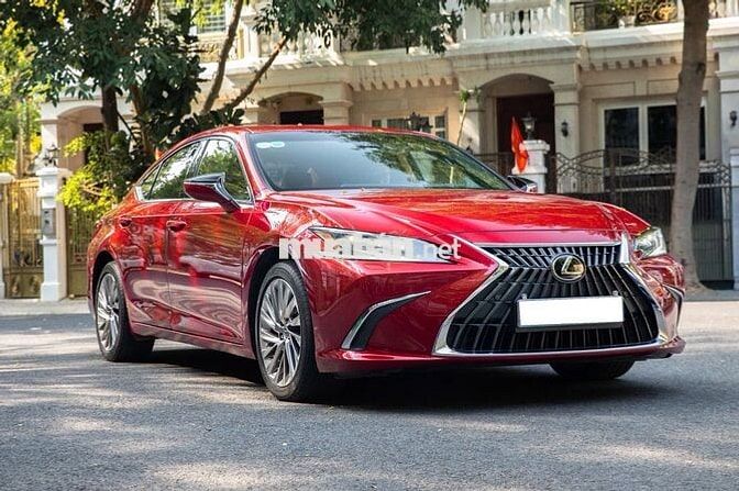 Lexus ES250 2024 Đỏ siêu lướt 20.000 km