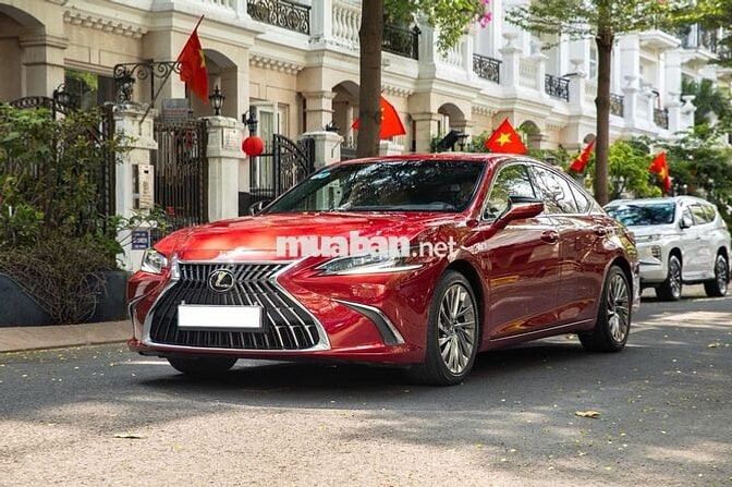 Lexus ES250 2024 Đỏ siêu lướt 20.000 km