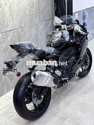 Kawasaki Ninja ZX-4R Đen Mới 100%