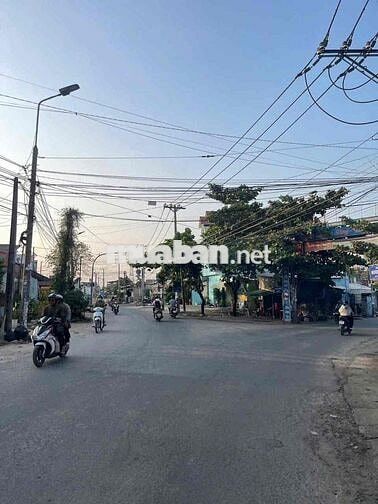 CẦN TIỀN BÁN GẤP LÔ ĐẤT NGAY CHỢ THẠNH PHÚ