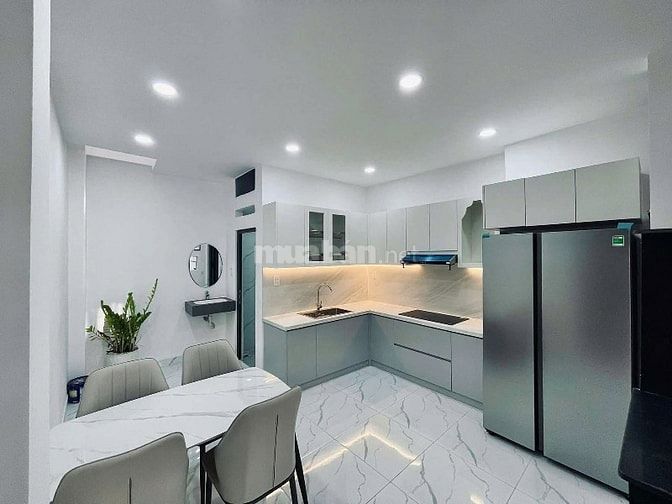 Nhà đẹp giá rẻ 2 tỷ 890 39 m2 ở Thích Quảng Đức , Đức Nhuận 1T2L 4PN 