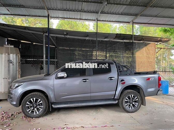 Chevrolet Colorado 2.5 Hai cầu Xám