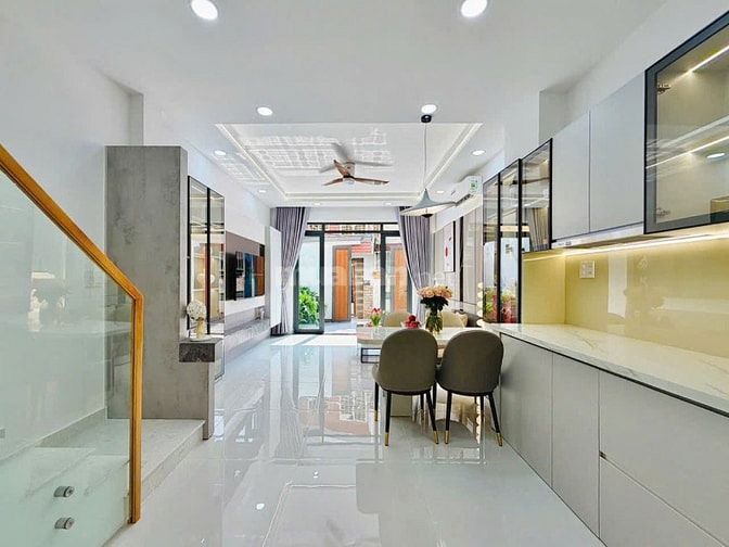 Chủ muốn bán căn nhà Hai Bà Trưng Q3