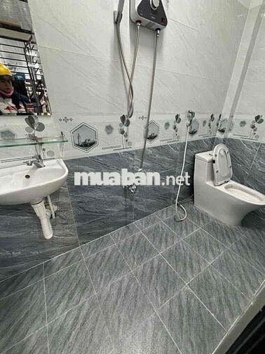 Cho thuê nhà nguyên căn Mặt tiền hẻm 1135 Huỳnh Tấn Phát quận 7