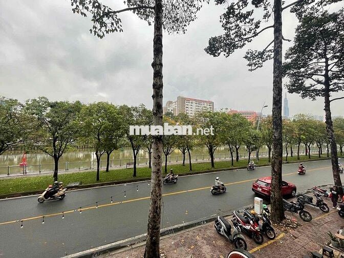 Sang nhượng nhà nguyên căn quận 1