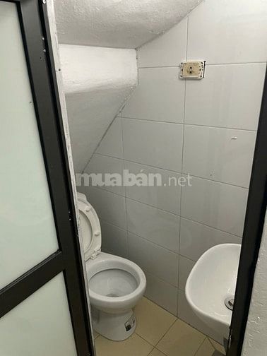 Cho thuê nhà ngõ Thịnh Hào 3, Đống Đa, 4 tầng, 3 phòng ngủ 3WC, có NT