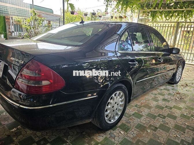 Mercedes-Benz E240 2004 Đen
