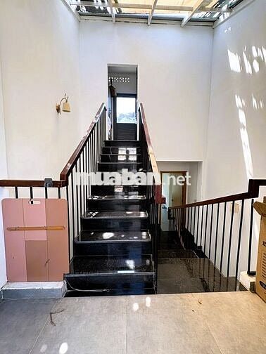 Nhà đẹp Linh Đông sát chợ Tam Hà, 2 sân thượng, đầy đủ tiện nghi