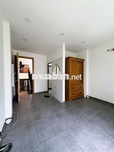 Nhà đẹp Linh Đông sát chợ Tam Hà, 2 sân thượng, đầy đủ tiện nghi