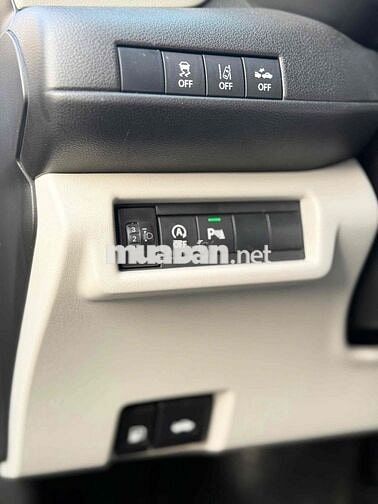 Suzuki Swift 2025 Hybrid Đen 2700km